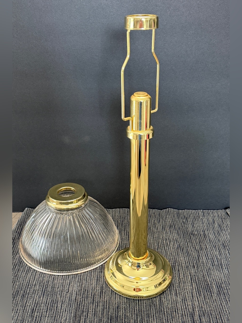 PartyLite Gaslight Candle Lamp with Glass Shade - Picture 4 of 4
